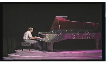 Gary left to play solo at the Grand Palace